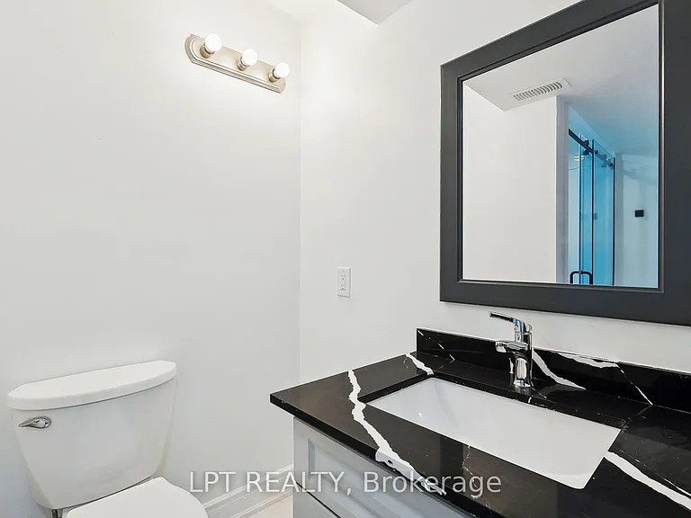 140 Springvalley Cres #LOWER — Photo 17