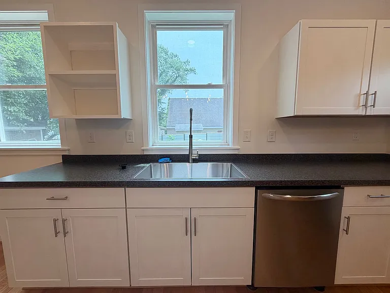 1500 Meridian St — Photo 18