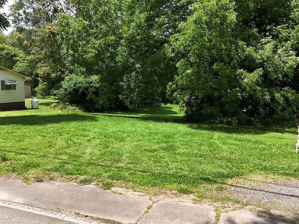 2nd image of 203 Old Pacolet Rd