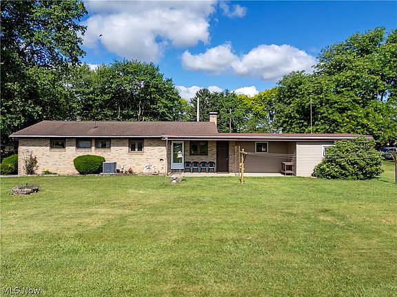 3rd image of 2442 Pleasant Ridge Rd