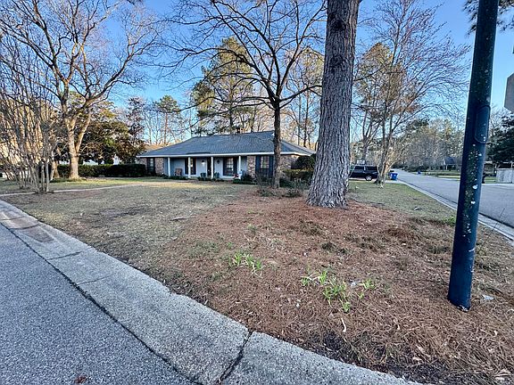 2nd image of 1302 Sandlewood Dr