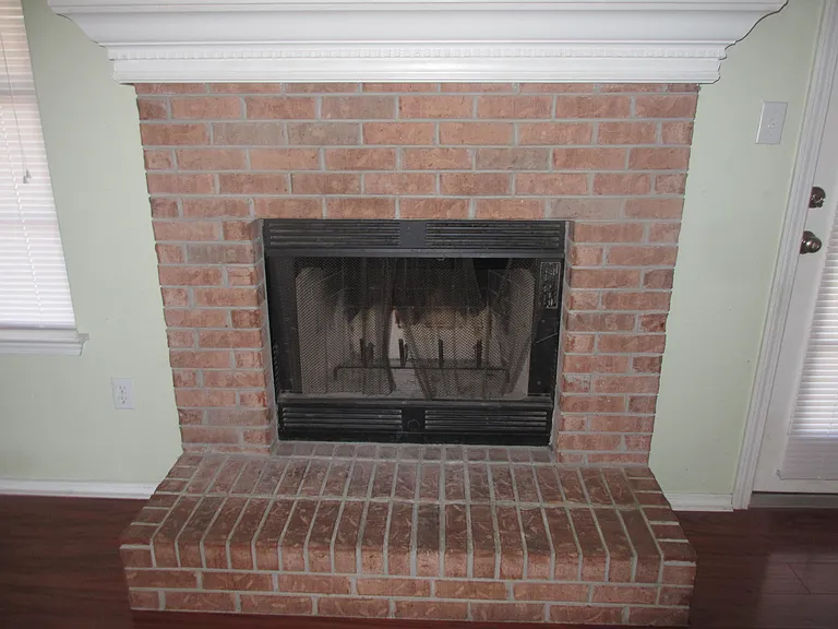 9608 Brentwood Blvd — Photo 6