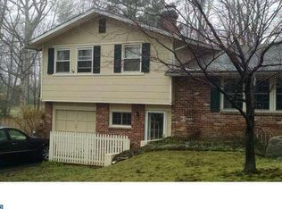4 Holly Ln, Malvern, PA 19355