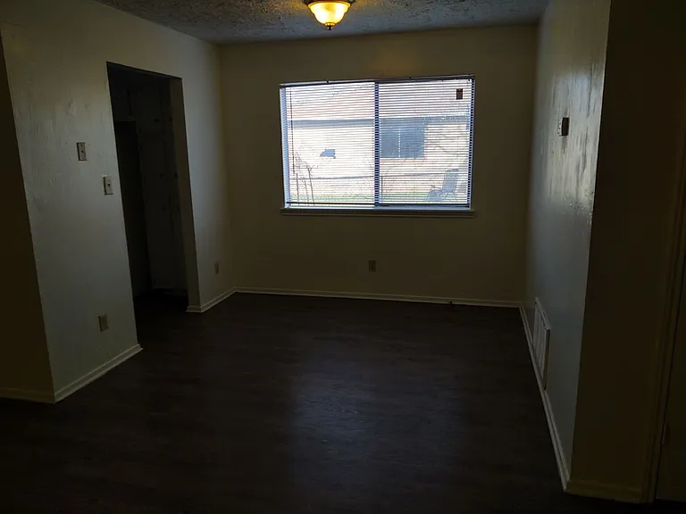 1105 Dartmouth St — Photo 6