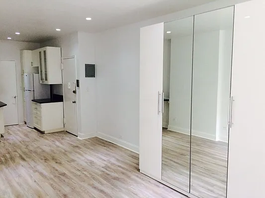 Rented by Performing Assets Corp | media 12