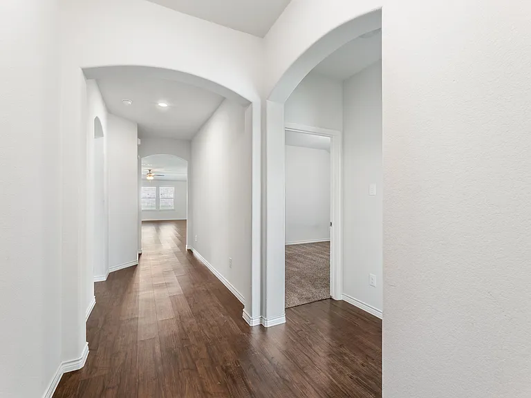 3609 Sabine Dr — Photo 2
