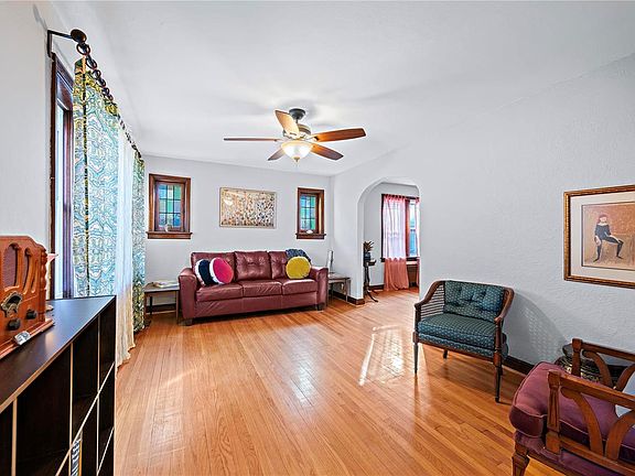 3rd image of 4060 Oleatha Ave