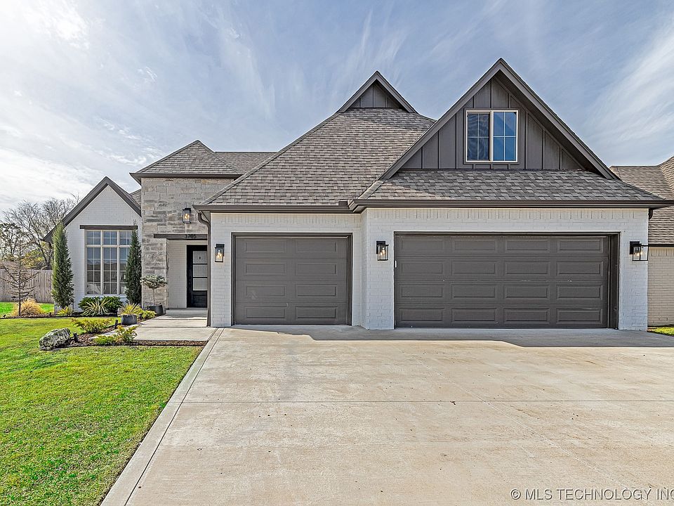 Mud Room, Fishing ~ White Arrows Home