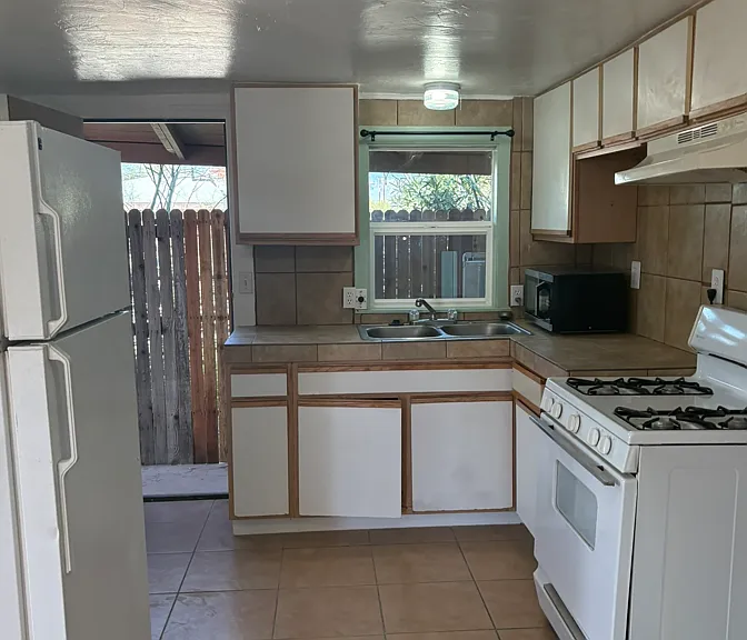 3321 E Bellevue St — Photo 7