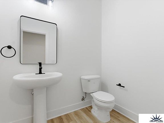 3rd image of 16404 Sumac St