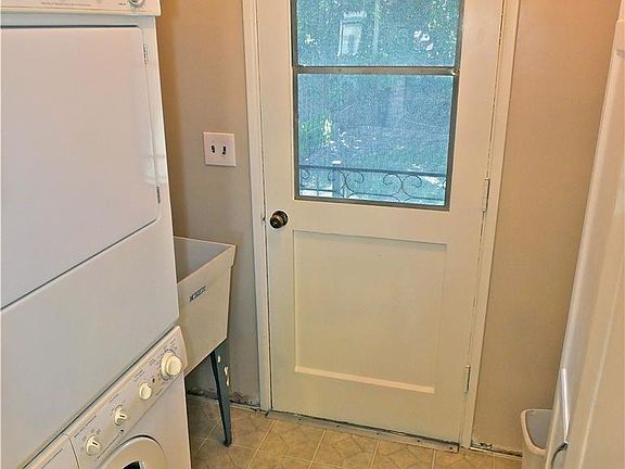 2nd image of 3009 Petaluma Ave