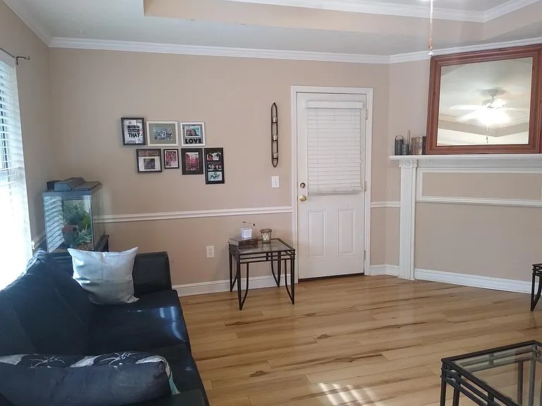 3013 Willow Dr — Photo 2