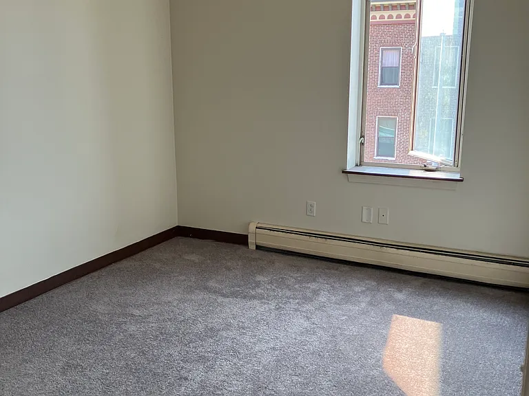 90 Pearl St #1 — Photo 4