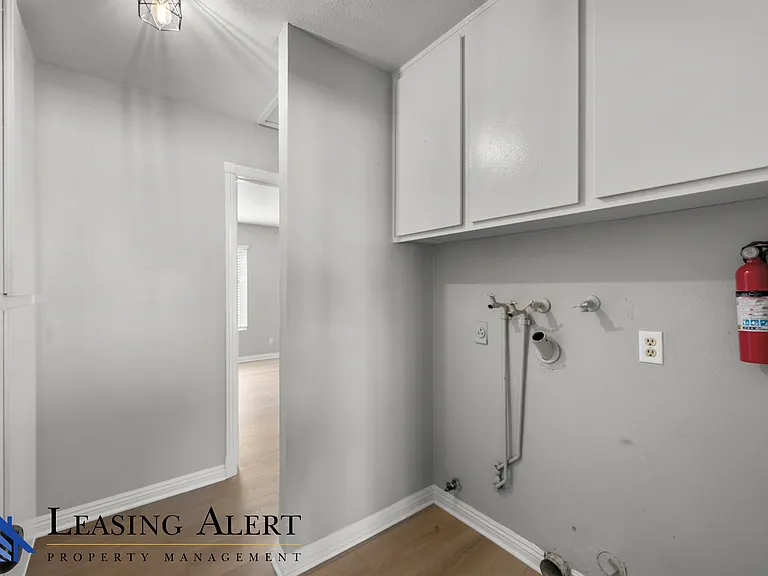 28031 Meadowcreek Rd — Photo 9