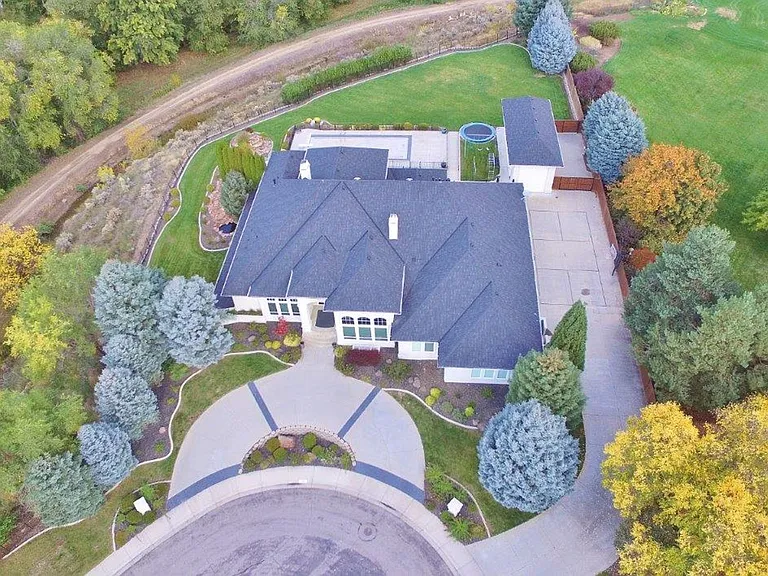 2291 N Greenview Ct — Photo 48