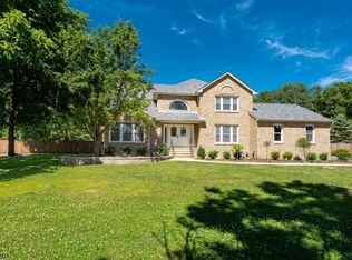 10 Pleasant Village Dr, Succasunna, NJ 07876