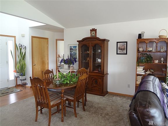 4th image of 995 Mount Olympus Ave SE