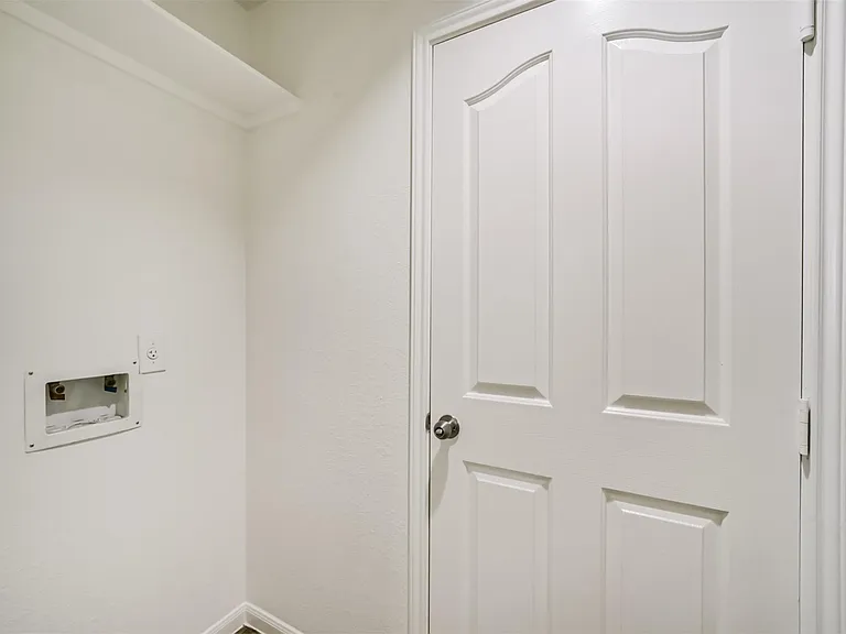 9334 Valley Tree Ln — Photo 16