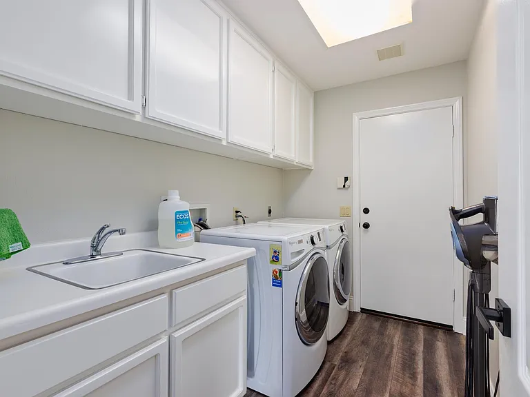 22501 Birchcrest — Photo 20