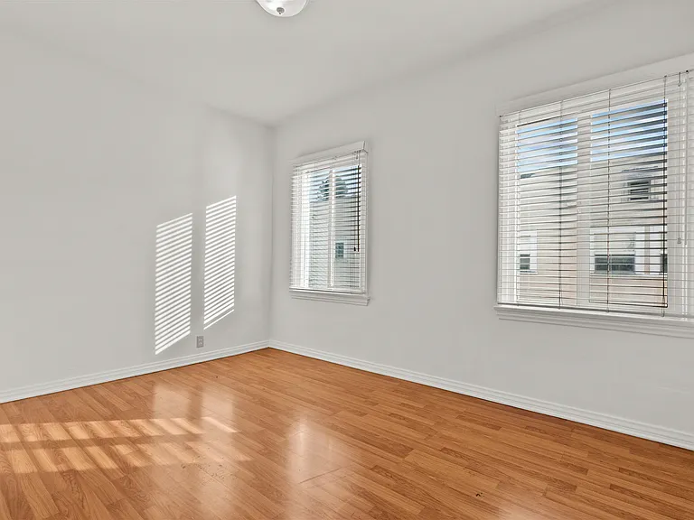 1322 S Van Ness Ave #4 — Photo 11