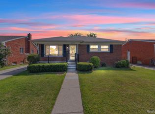 24574 Mabray Ave, Eastpointe, MI 48021