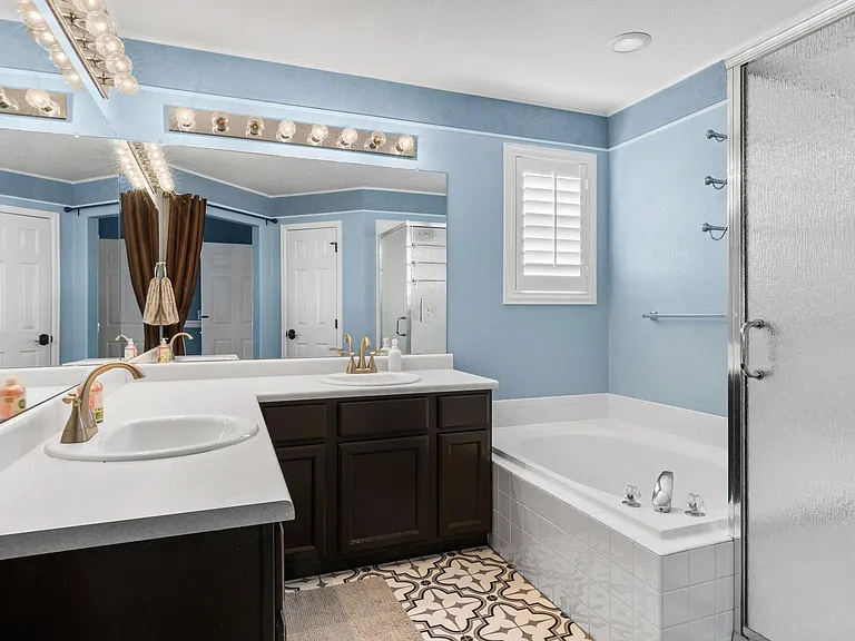 2771 Calkins Pl — Photo 35