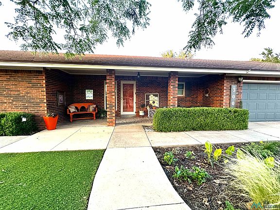 3rd image of 300 Diamondhead Dr