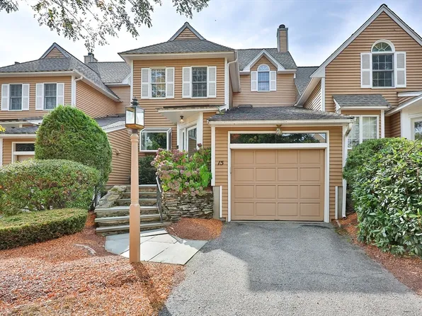 15 Fairway View Ln Unit 15, Norton, MA 02766