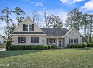 376 Crown Pointe Drive, Hampstead, NC 28443