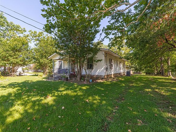 2nd image of 503 E Smith Ave