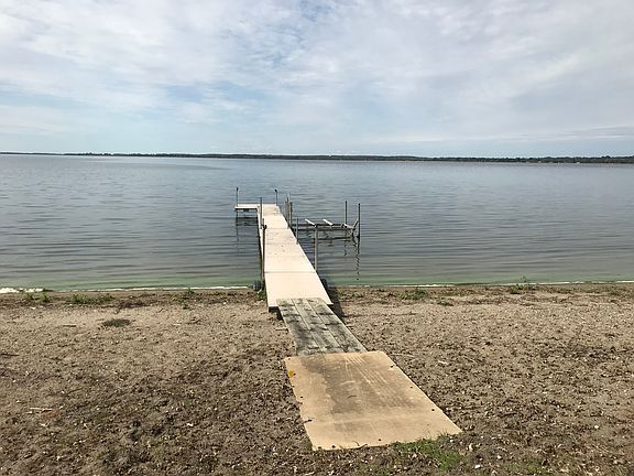 3rd image of 1014 S Lakeshore Dr