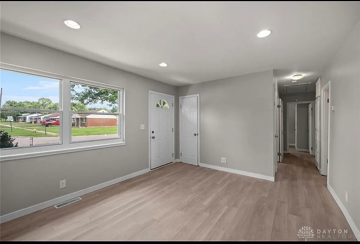 3 bed, 925 sqft, $1,700 — Photo 4