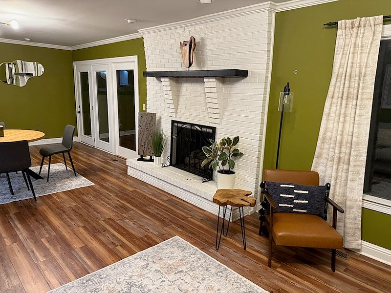 1st image of 111 Riverview Dr #2