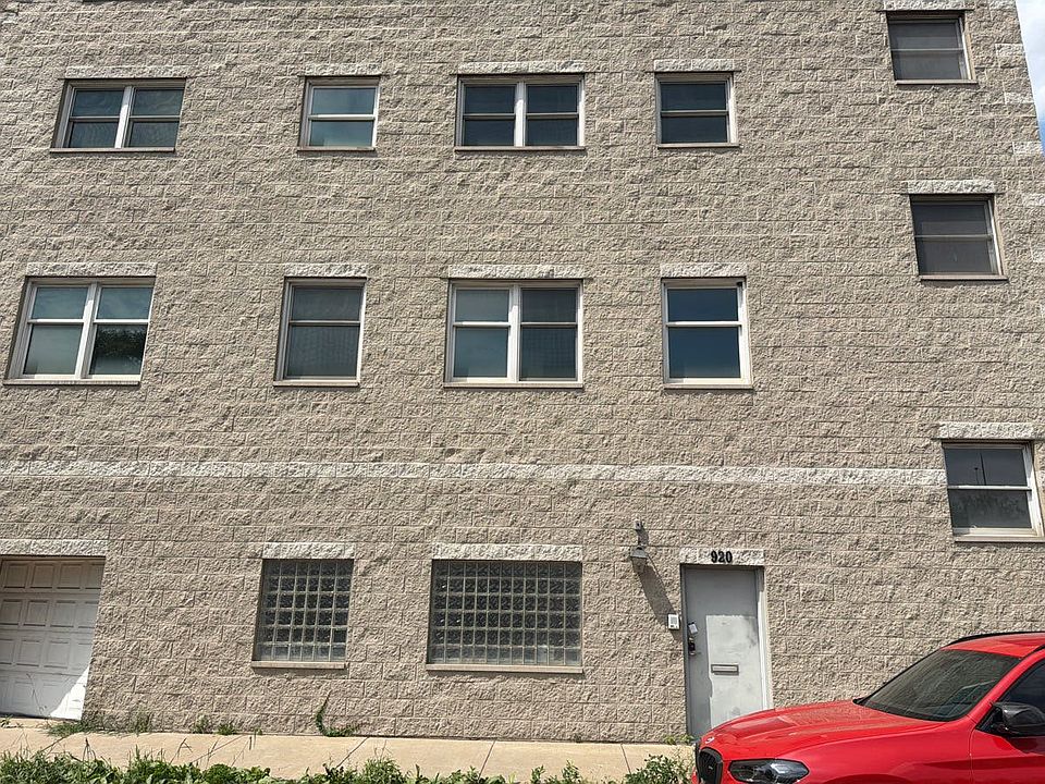 1st image of 920 N Elizabeth St