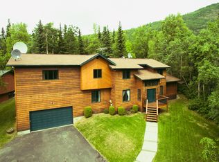 19553 Laura Lee Cir, Eagle River, AK 99577