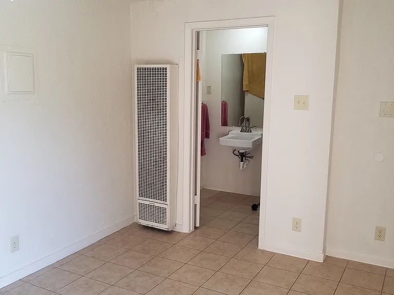 600 Monticello Ct #3 — Photo 5