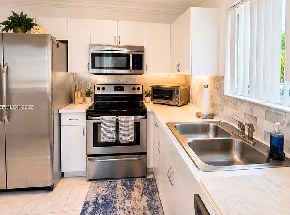 1st image of 1428 SW 47th Ave #0