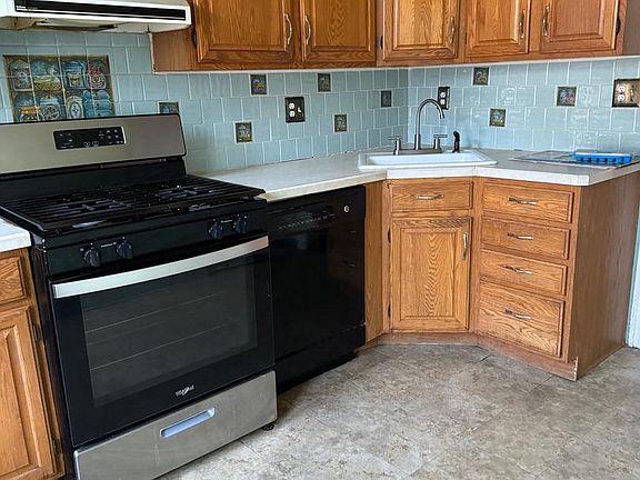 4th image of 3449 Brighton St