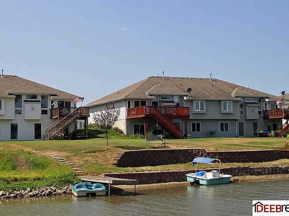 2nd image of 2704 Lakeview Cir