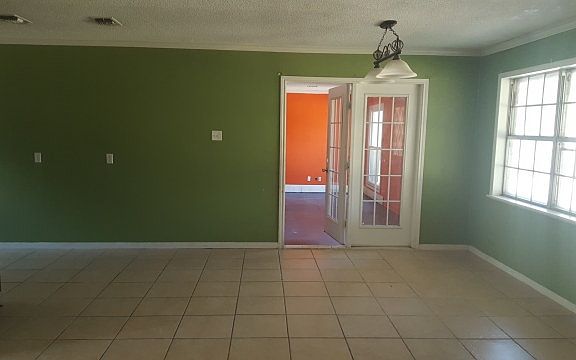 5th image of 255 Weldon Dr