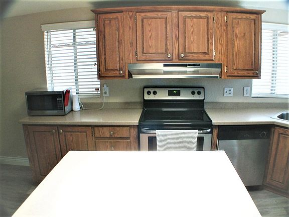 3rd image of 1085 Tasman Dr
