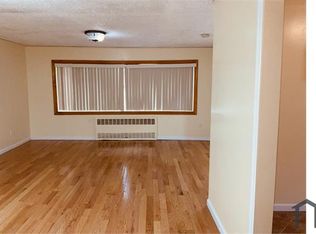 14578 222nd St, Jamaica, NY 11413