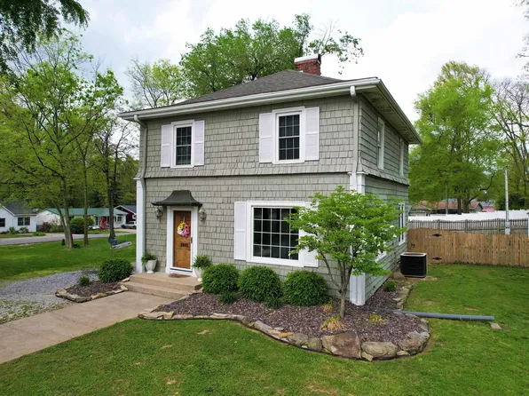 1401 College Dr, Mount Carmel, IL 62863