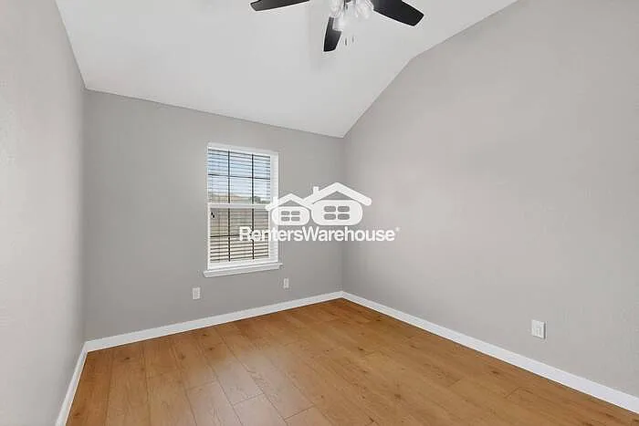 7301 Fossil Lake Dr — Photo 35