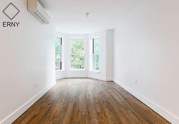 4th image of 226 Hawthorne St APT 3