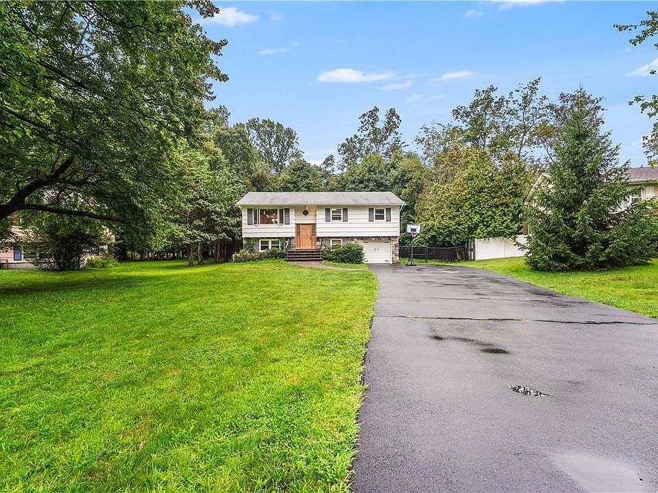 1st image of 28 Lancaster Drive