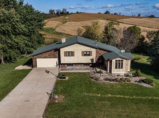 14293 Barrington Dr, Dubuque, IA 52003