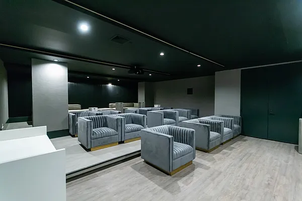 Rented by The KCI Group | media 102