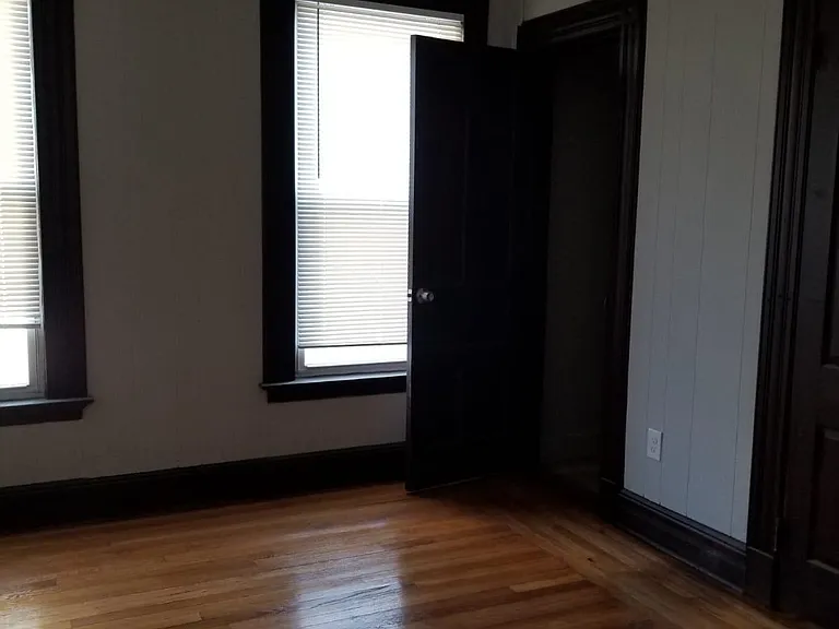 624 Dixwell Ave — Photo 7