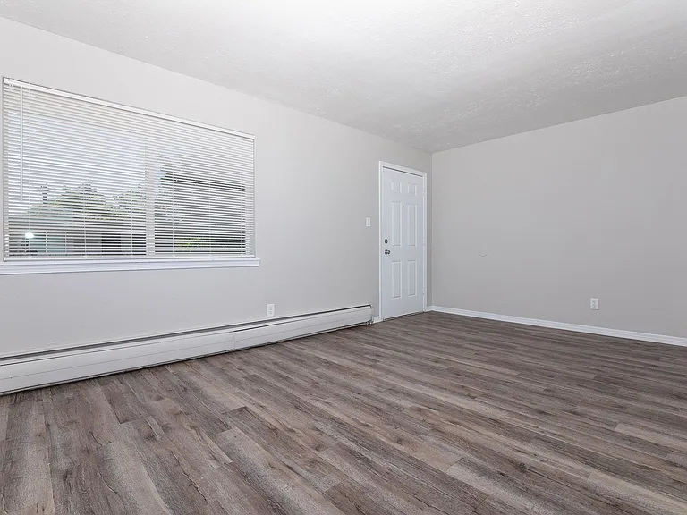 De Cortez Apartments — Photo 17